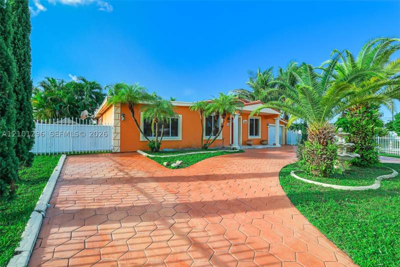 3 bedroom SingleFamilyResidence at 11840 SW 171st Ter, So Miami Heights Manor, Miami — photo 3