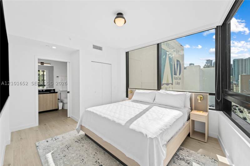2 bedroom Condominium at 225 N Miami Ave 912, District 225, Miami — photo 2