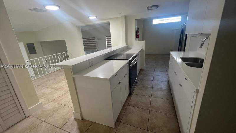 4 bedroom SingleFamilyResidence at 1251 Little River Dr, Cravero Lake Shore Estate, Miami — photo 2