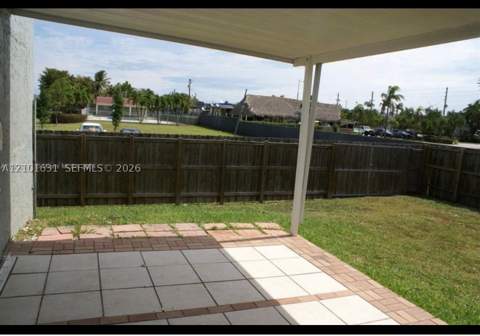 9030 SW 203rd Ter, Cutler Bay FL - photo 10 of 12