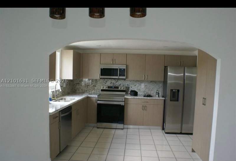 3 bedroom Townhouse at 9030 SW 203rd Ter, Old Cutler Cove Addn, Cutler Bay — photo 3