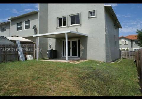 9030 SW 203rd Ter, Cutler Bay FL - photo 8 of 12