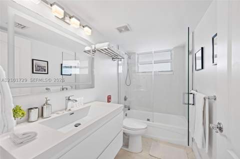 1200 Brickell Bay Dr 3701, Miami FL - photo 10 of 25