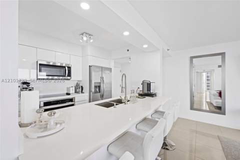 1200 Brickell Bay Dr 3701, Miami FL - photo 6 of 25