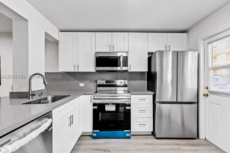 1 bedroom Condominium at 445 NE 195th St 125, Royal Oaks Condo, Miami — photo 2