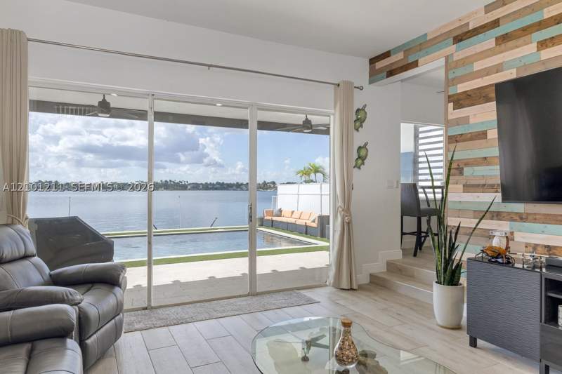 4 bedroom SingleFamilyResidence at 14739 SW 132nd Pl, The Point, Miami — photo 4
