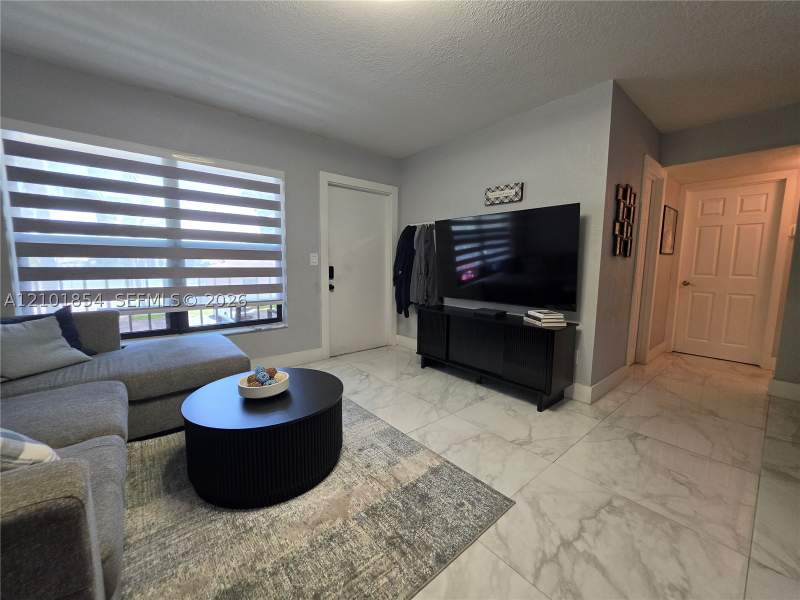 2 bedroom Condominium at 6605 W 26th Dr 22-18, Lago Grande Two Condo, Hialeah — photo 5