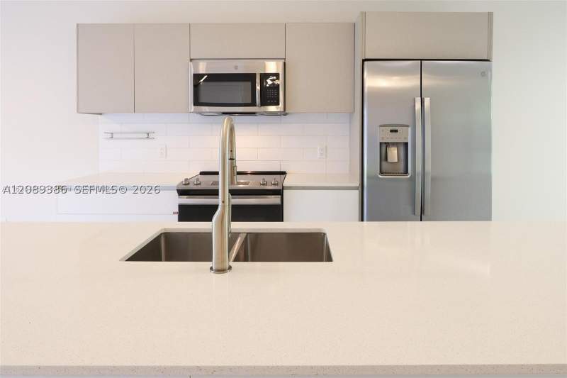 2 bedroom Townhouse at 2555 NE 193rd St 2223, Aventura Village, Miami — photo 2