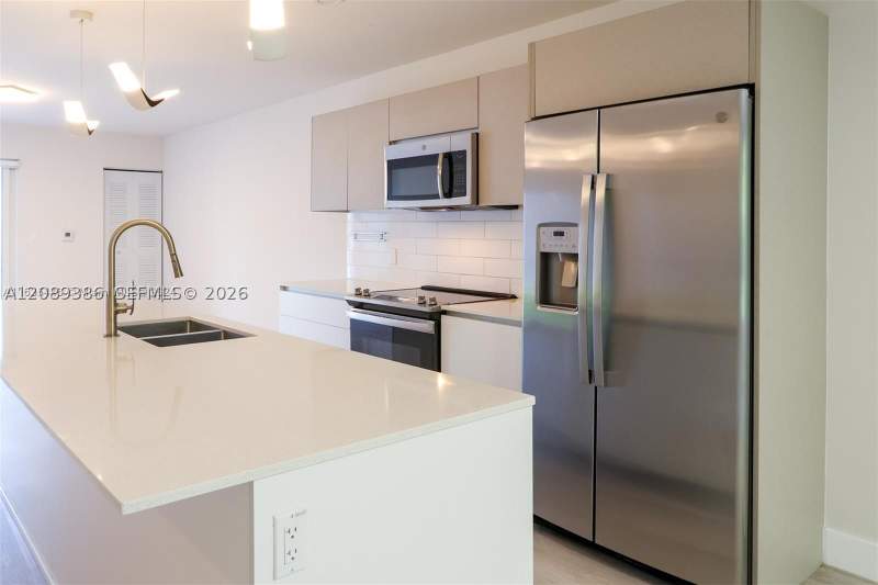 2 bedroom Townhouse at 2555 NE 193rd St 2223, Aventura Village, Miami — photo 3