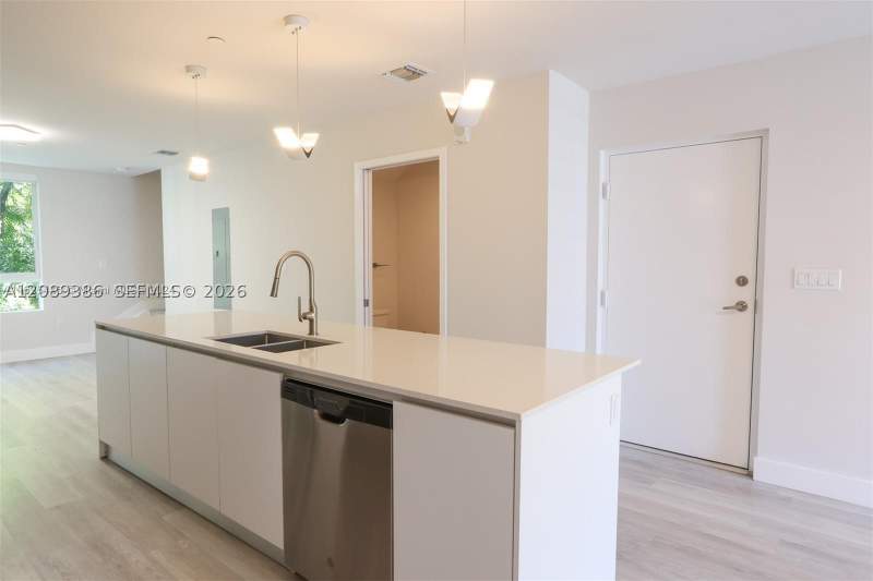 2 bedroom Townhouse at 2555 NE 193rd St 2223, Aventura Village, Miami — photo 4