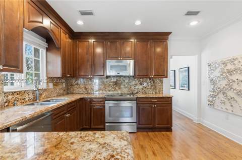 1461 Certosa Ave, Coral Gables FL - photo 11 of 40