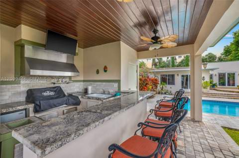 564 Palmetto Dr, Miami Springs FL - photo 12 of 52
