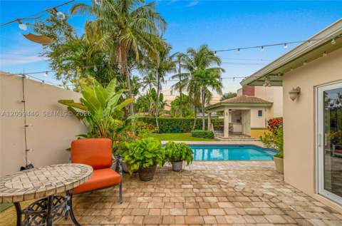 564 Palmetto Dr, Miami Springs FL - photo 8 of 52