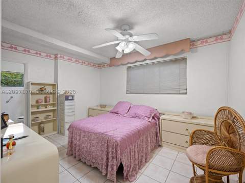 1075 W 32nd St, Hialeah FL - photo 12 of 25