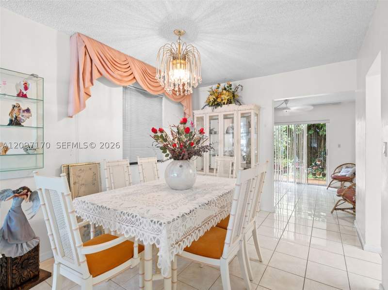 3 bedroom SingleFamilyResidence at 1075 W 32nd St, Sel-Clar Manors, Hialeah — photo 4