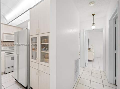 1075 W 32nd St, Hialeah FL - photo 8 of 25