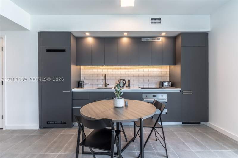 2 bedroom Condominium at 227 NE 2nd St 2906, Map Of Miami Dade Co. FL., Miami — photo 4