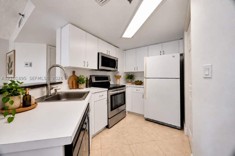 1 bedroom Condominium at 2351 Douglas Rd Ph1310, Gables Terrace Condo, Miami — photo 5