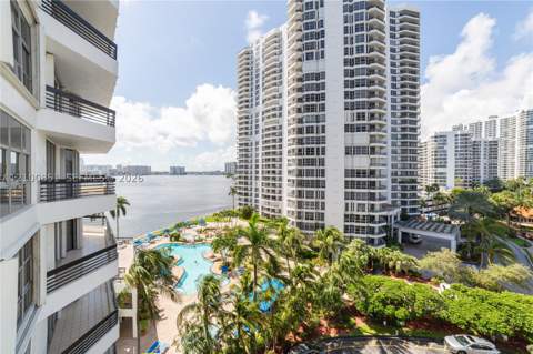 19195 NE 36th Ct 802, Aventura FL - photo 11 of 40