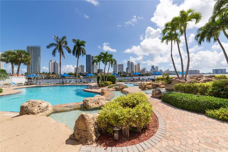 2 bedroom Condominium at 19195 NE 36th Ct 802, Mystic Pointe Condo No Tw, Aventura — photo 3