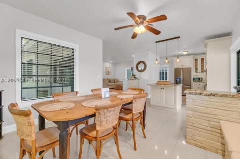 364 Navarre Dr, Miami Springs FL - photo 7 of 23