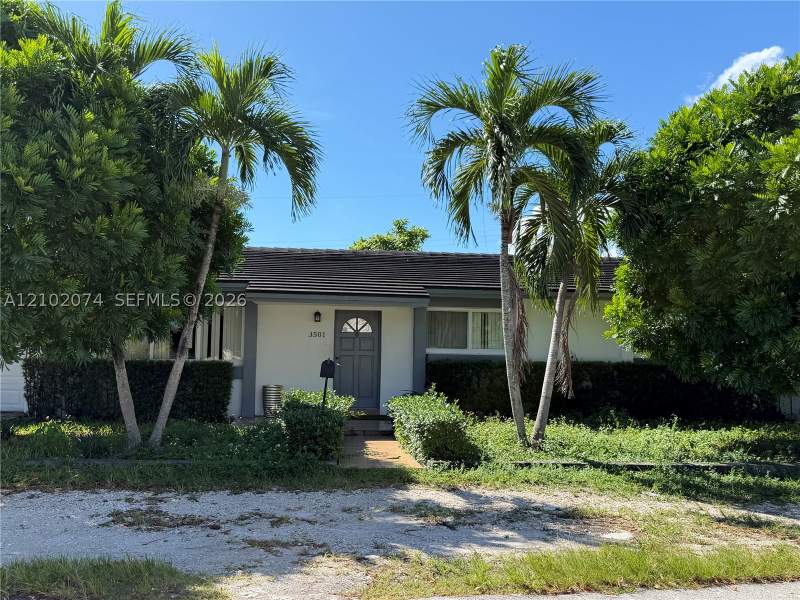 3 bedroom SingleFamilyResidence at 3501 SW 67th Ave, Coral Villas, Miami — photo 2