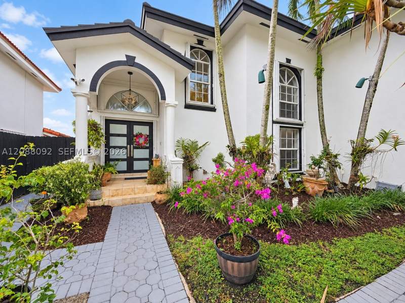 4 bedroom SingleFamilyResidence at 16020 SW 42nd Ter, Park Lakes By The Meadows, Miami — photo 3