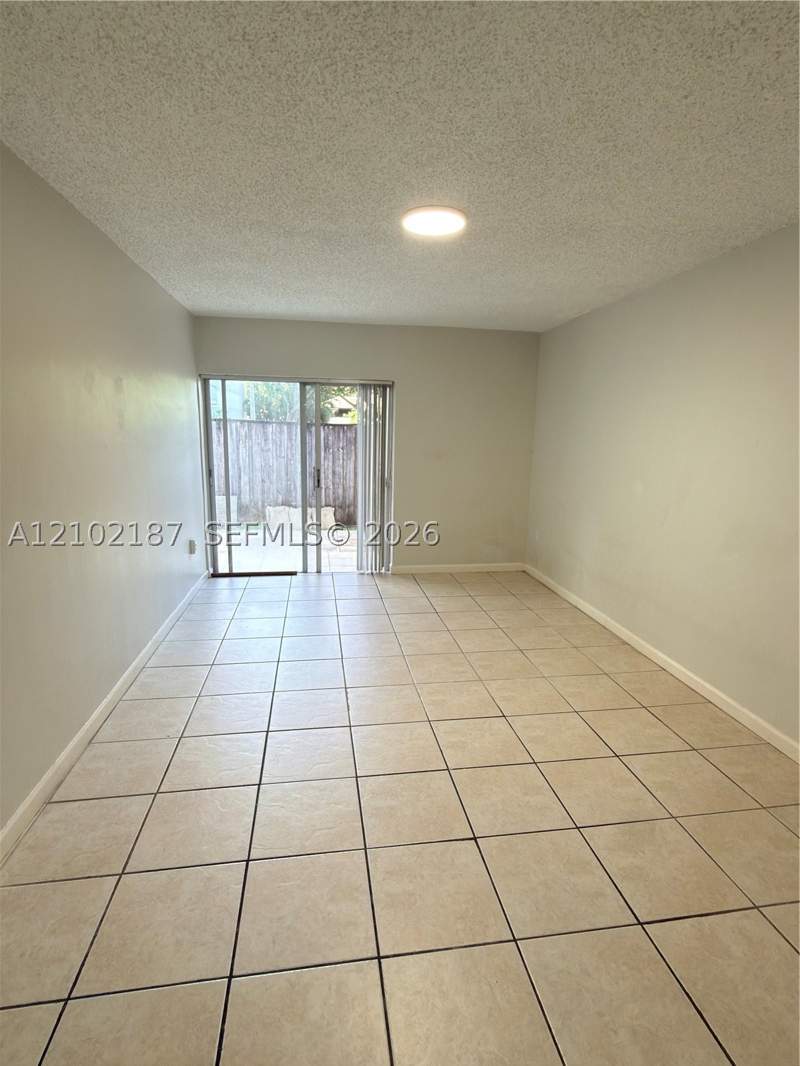 2 bedroom Condominium at 9611 SW 77th Ave 108A, Woodside In Kendall Condo, Miami — photo 4