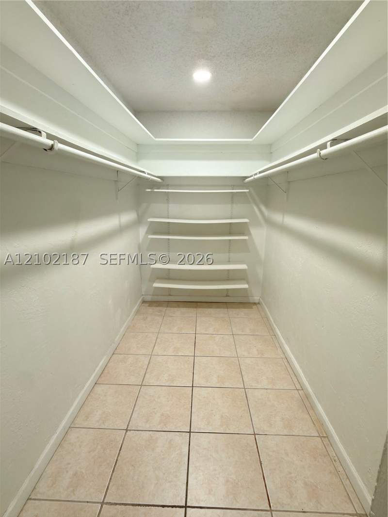 2 bedroom Condominium at 9611 SW 77th Ave 108A, Woodside In Kendall Condo, Miami — photo 5