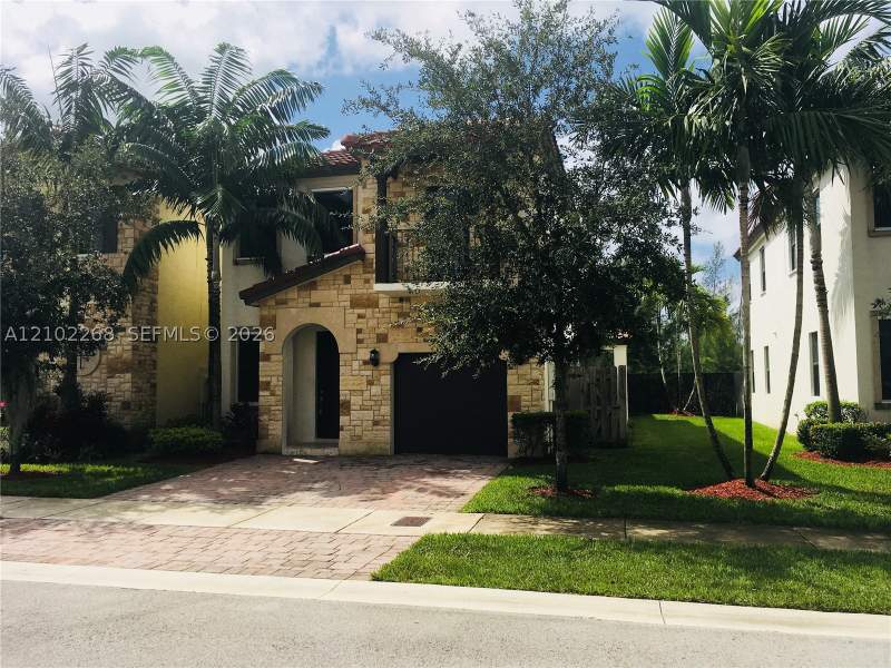 4 bedroom SingleFamilyResidence at 10310 NW 70th Ter, Vintage Estates, Doral — photo 4