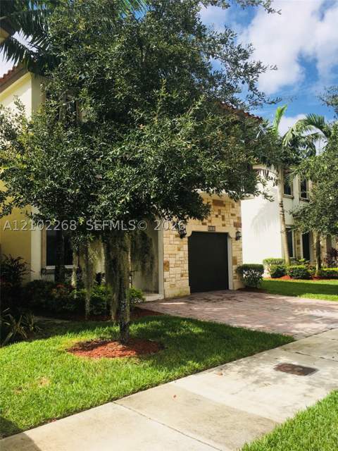 10310 NW 70th Ter, Doral FL - photo 7 of 39
