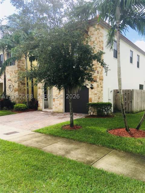 10310 NW 70th Ter, Doral FL - photo 8 of 39