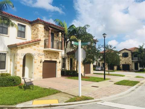 10310 NW 70th Ter, Doral FL - photo 9 of 39