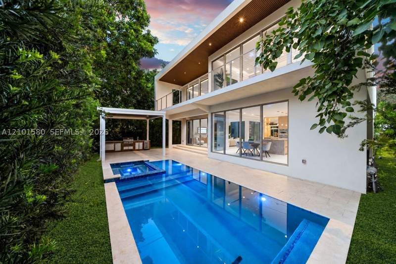5 bedroom SingleFamilyResidence at 4125 NW 5th Ave, Allendale Sub Db 943-562, Miami — photo 2