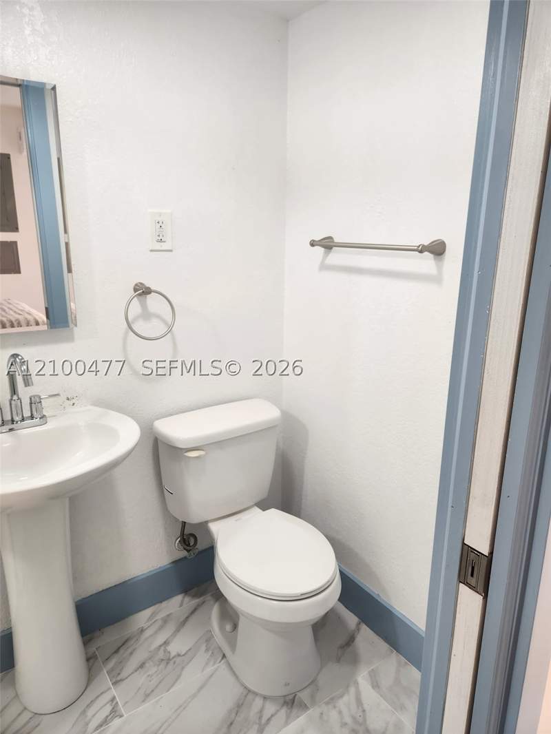 4 bedroom SingleFamilyResidence at 20134 SW 131st Ct, Med South, Miami — photo 5
