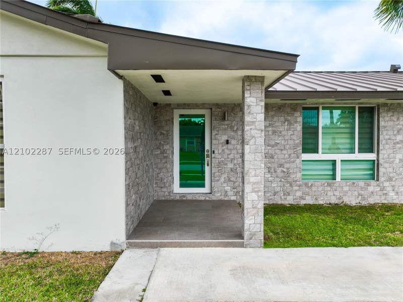 3 bedroom SingleFamilyResidence at 13251 SW 254th Ter, Meadow Wood Manor Sec 6, Homestead — photo 5