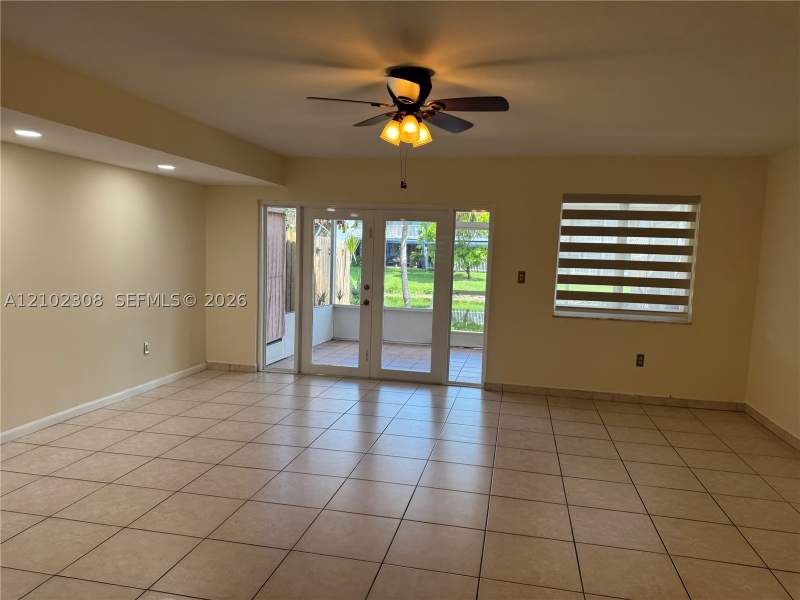 4 bedroom Townhouse at 7033 NW 169th St 7033, Ludlum Lake Townhouses SE, Hialeah — photo 4