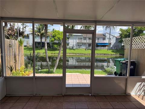7033 NW 169th St 7033, Hialeah FL - photo 6 of 9
