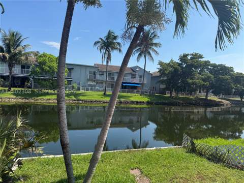 7033 NW 169th St 7033, Hialeah FL - photo 9 of 9