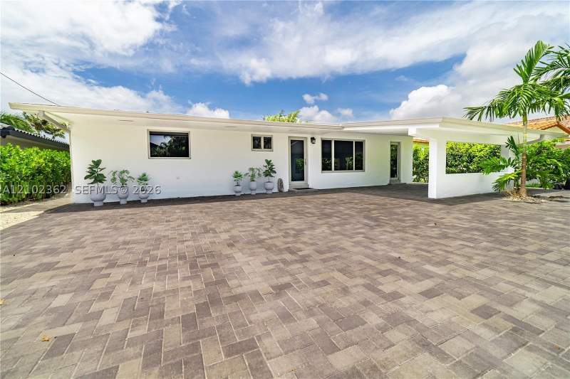 3 bedroom SingleFamilyResidence at 1220 NE 83rd St, Bay Crest Sec 3, Miami — photo 4