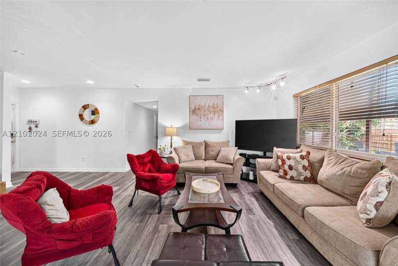 3 bedroom SingleFamilyResidence at 8920 SW 197th St, Whispering Pines Estates, Cutler Bay — photo 4