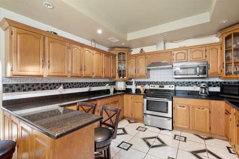 348 NE 118th St, Miami FL - photo 11 of 33