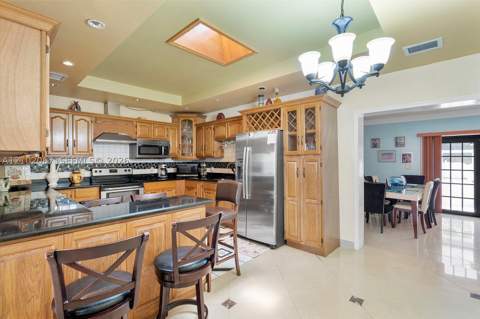 348 NE 118th St, Miami FL - photo 8 of 33
