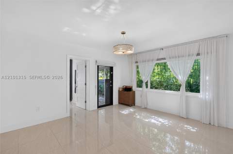 2543 SW 15th St, Miami FL - photo 15 of 35