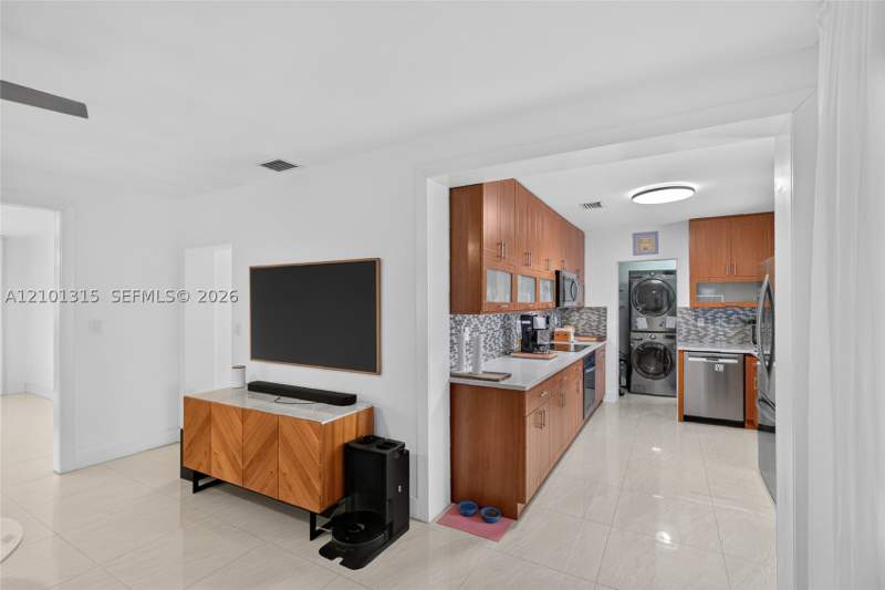 5 bedroom SingleFamilyResidence at 2543 SW 15th St, New Silver Crest, Miami — photo 4