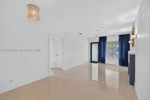 2543 SW 15th St, Miami FL - photo 9 of 35