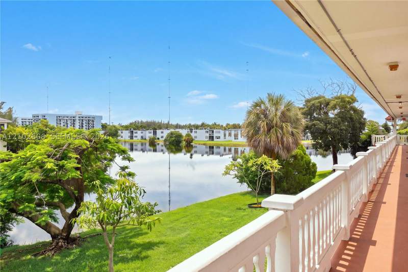 2 bedroom Condominium at 65 NE 202nd Ter Q27, Ro-Mont South Condo Mnpq, Miami Gardens — photo 2
