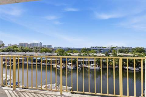 3770 NE 171st St 402, North Miami Beach FL - photo 19 of 33