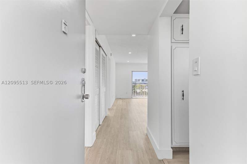 1 bedroom Condominium at 3770 NE 171st St 402, Bayview Point North Condo, North Miami Beach — photo 2