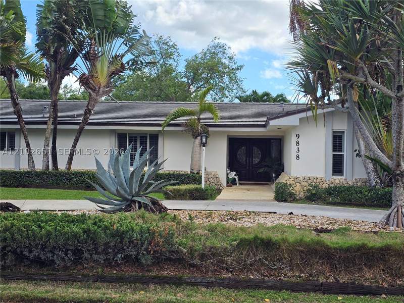 5 bedroom SingleFamilyResidence at 9838 SW 94th Ter, West Cherry Grove, Miami — photo 4